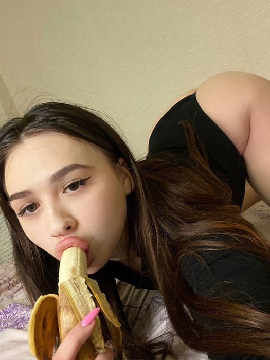 Чулки, каблуки и уверенность: стиль идеальной девушки на час